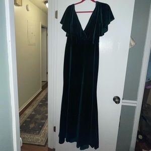 JENNY YOO Ellis Emerald Flutter Sleeve Velvet Gown 14